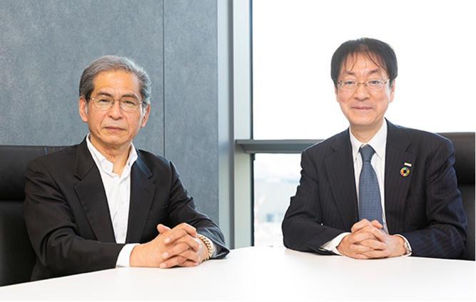 一般財団法人 CSOネットワーク 事務局長・理事 黒田かをり及びNTTコミュニケーションズ株式会社 常務取締役 田中栄一 サンメッセ総合研究所 所長・首席研究員 川村 雅彦 NTT コミュニケーションズ 常務取締役 CSR 委員長 安藤 友裕