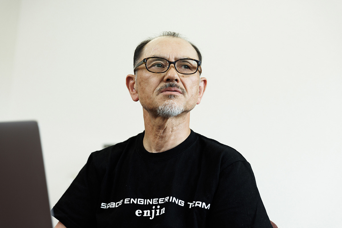 當房睦仁(とうぼう・むつひと)1963年福岡県生まれ。化学品の分析会社などを経て、父が経営する睦美化成に入社。1997年に社長就任。2007年に円陣スペースエンジニアリングチーム「e-SET(イーセット)」を結成し、理事長に就任。地元企業13社とともに宇宙産業の育成に取り組む。