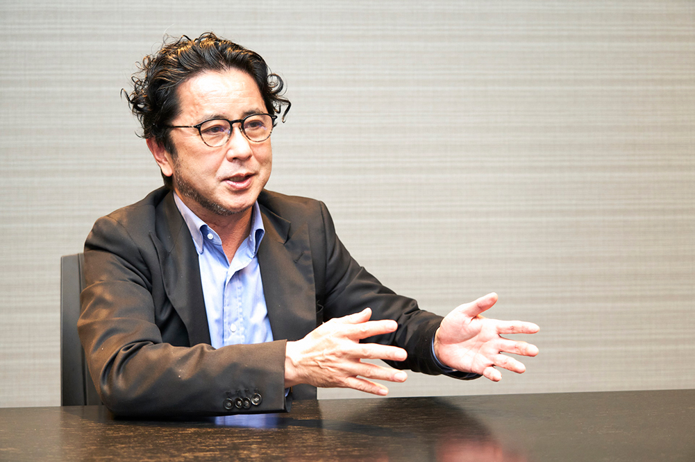 写真:グローバルインサイト合同会社 CEO 水嶋 玲以仁 氏