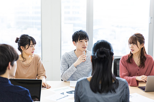 「情報共有が重視される理由とは」のイメージ画像